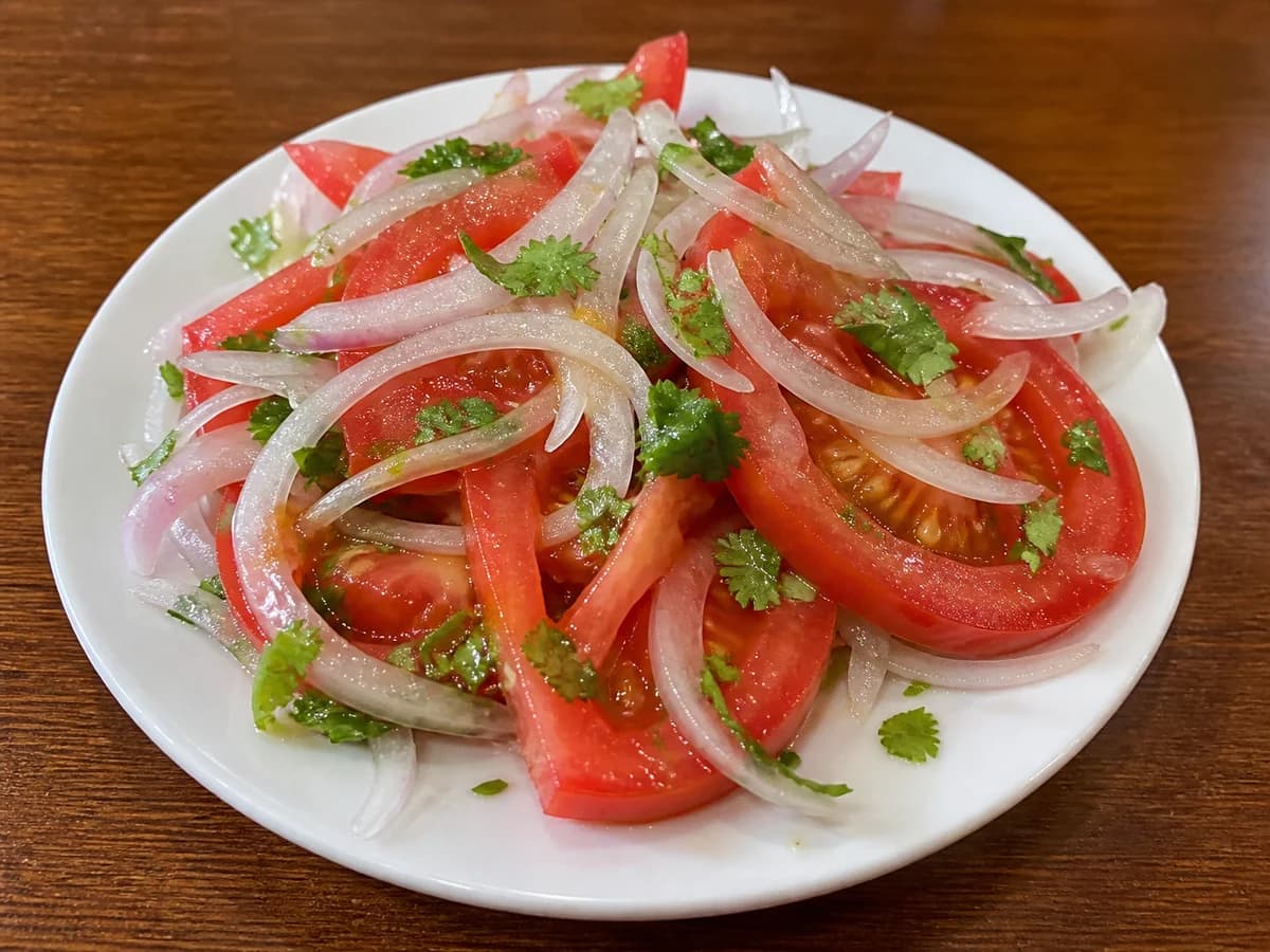 Porción ensalada chilena