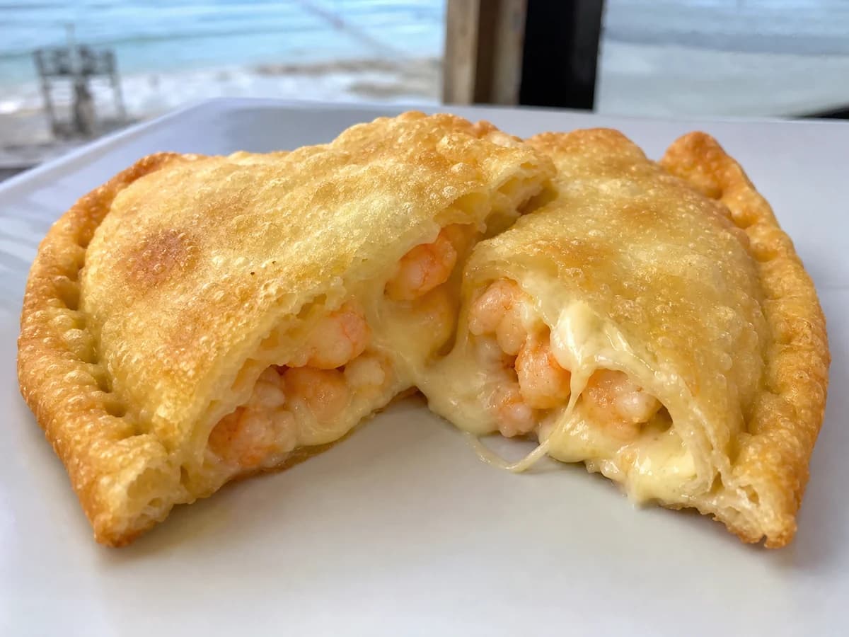 Empanada camarón queso